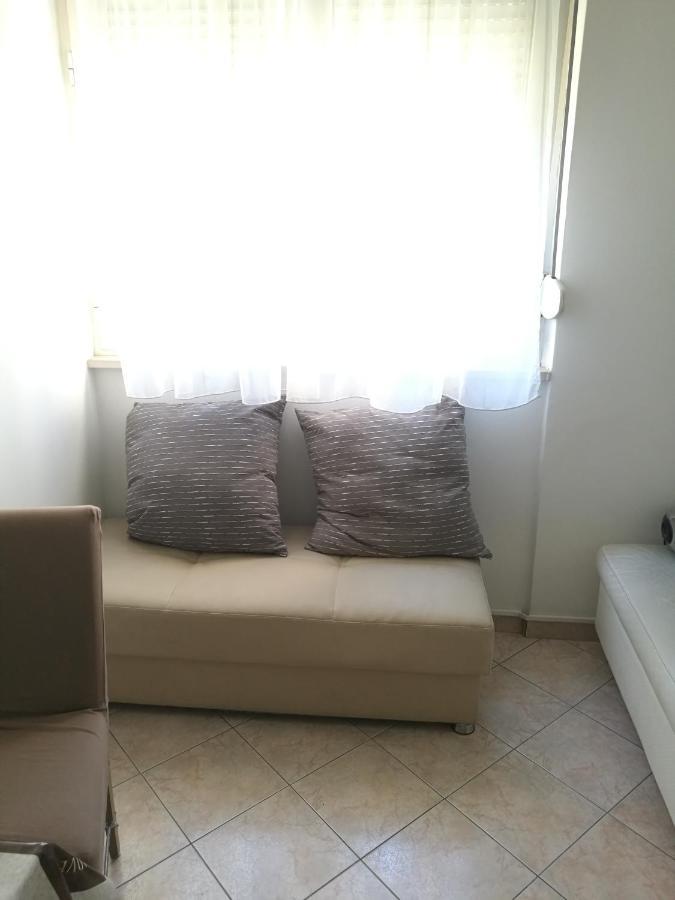Pretty Big Double Bed With Balcony Habitación en casa particular Split